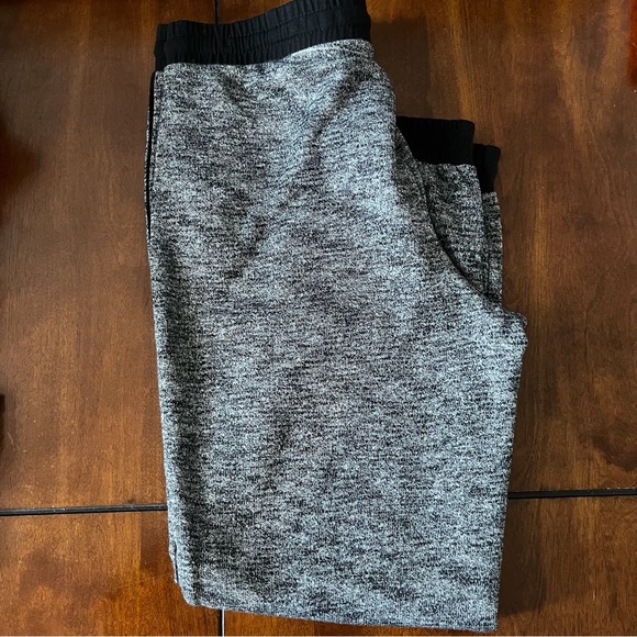 Seductions joggers - Picture 2 of 3